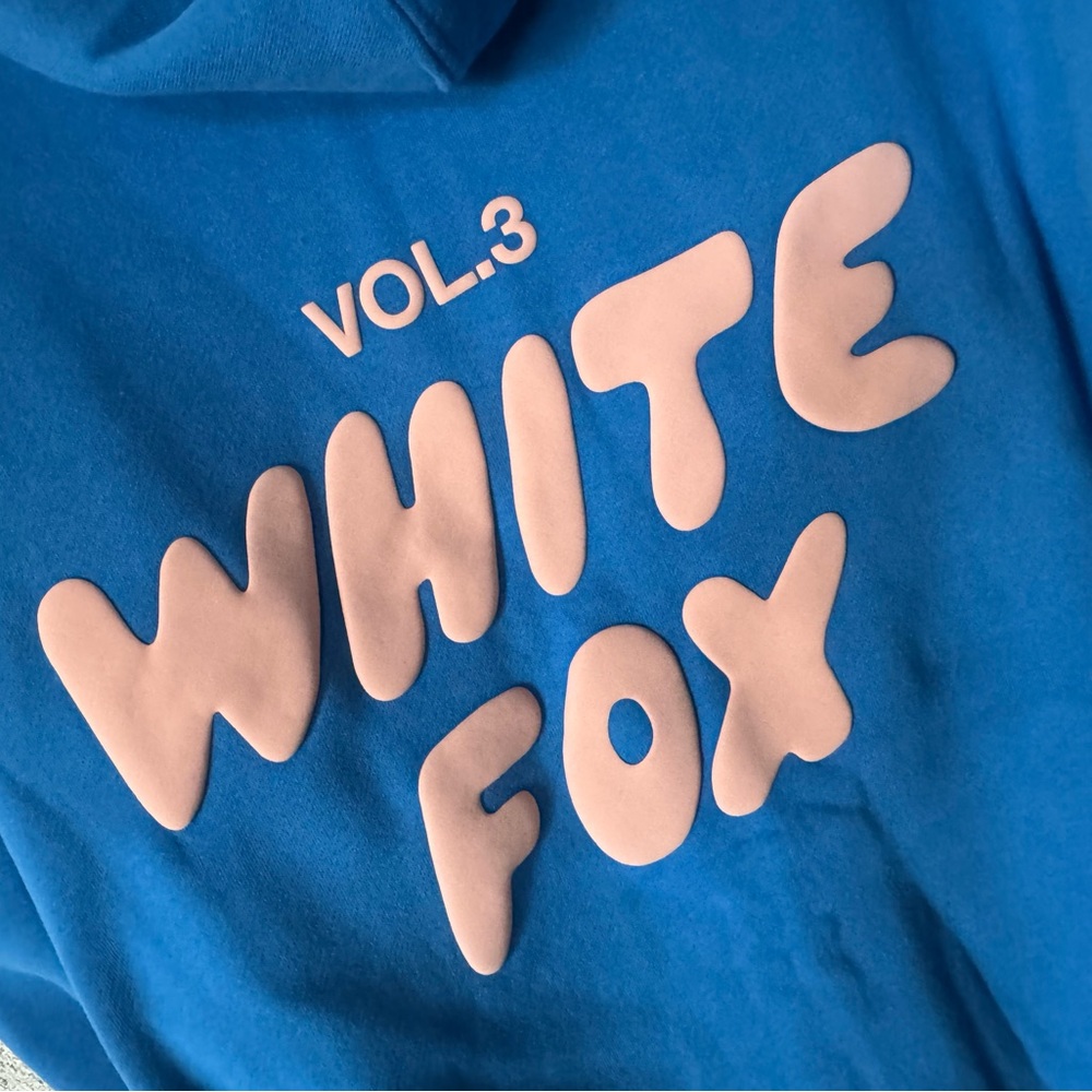 WHITE FOX Offstage Zip Front Hoodie, size S/M. NWT. - Picture 4 of 5